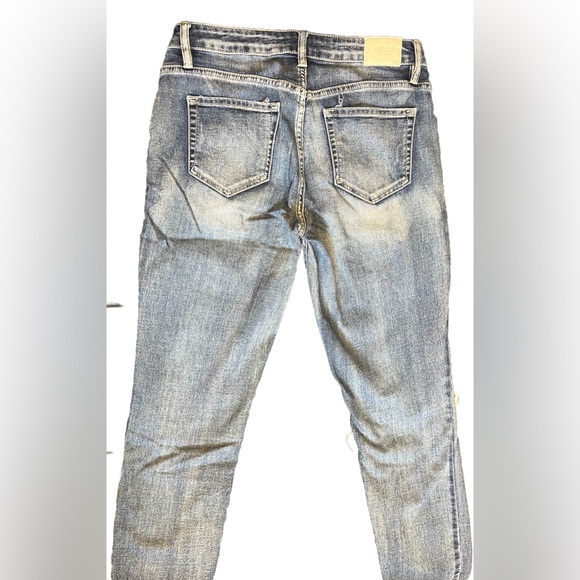 YMI Dream Jeans, Mid Rise Skinny, Juniors size 9, Distressed - Picture 3 of 5